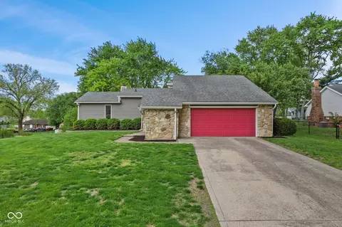 5974 Oak Hill West Dr, Plainfield, IN 46168