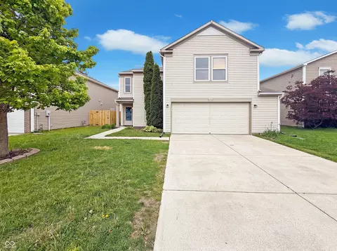 8134 S Firefly Dr, Pendleton, IN 46064