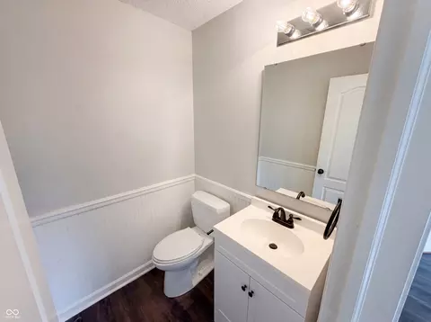 Bath - 8134 S Firefly Dr, Pendleton, IN 46064 photo 2 of 3