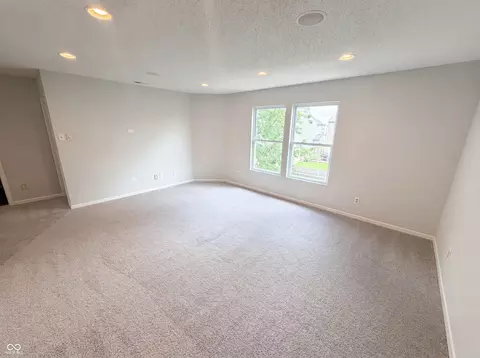 Living - 8134 S Firefly Dr, Pendleton, IN 46064 photo 4 of 4