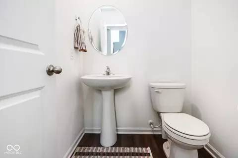 Bath - 8346 Juniper Ln, Pendleton, IN 46064 photo 1 of 5