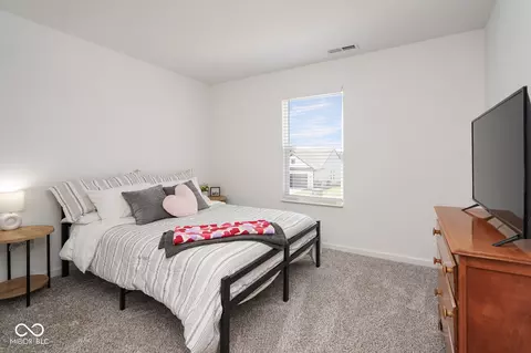 Bedroom - 8346 Juniper Ln, Pendleton, IN 46064 photo 7 of 8