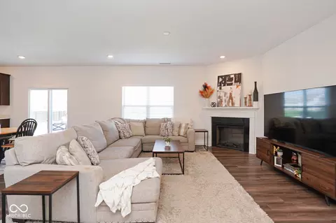 Living - 8346 Juniper Ln, Pendleton, IN 46064 photo 1 of 2