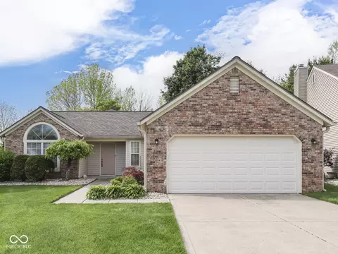 525 Buffalo Run Dr, Indianapolis, IN 46227