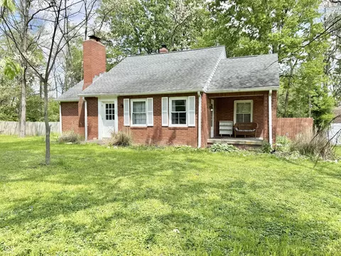 9994 E Taylor Ave, Zionsville, IN 46077