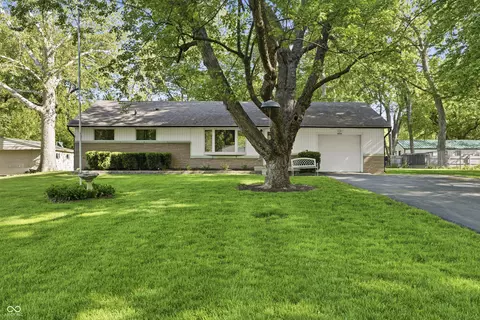 2844 Canterbury Ln, Indianapolis, IN 46220