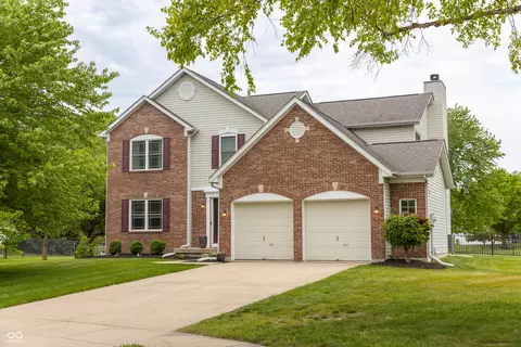 594 Homestead Ln, Greenwood, IN 46142