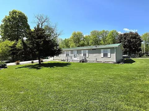 579 Love Ct, Cloverdale, IN 46120