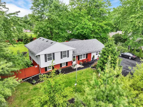 1570 Apple St, Greenfield, IN 46140