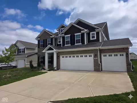 889 Declaration Dr, Pittsboro, IN 46167
