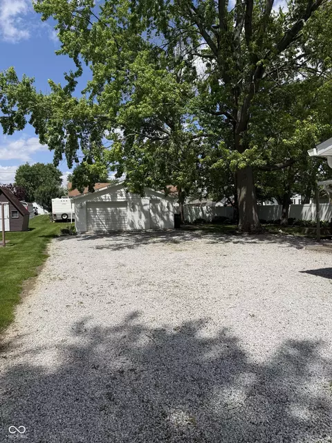 Exterior - 806 E Hall St, Greentown, IN 46936 photo 14 of 16
