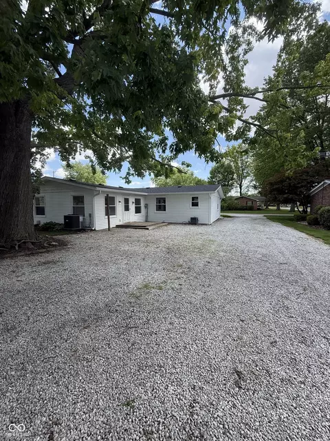 Exterior - 806 E Hall St, Greentown, IN 46936 photo 9 of 16