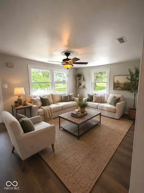 Living - 806 E Hall St, Greentown, IN 46936 photo 2 of 4