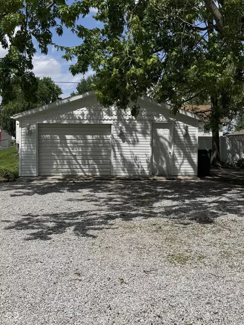 Exterior - 806 E Hall St, Greentown, IN 46936 photo 6 of 16