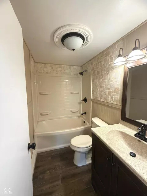 Bath - 806 E Hall St, Greentown, IN 46936 photo 1 of 4