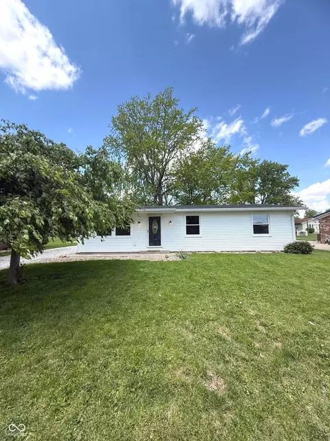 Exterior - 806 E Hall St, Greentown, IN 46936 photo 1 of 16