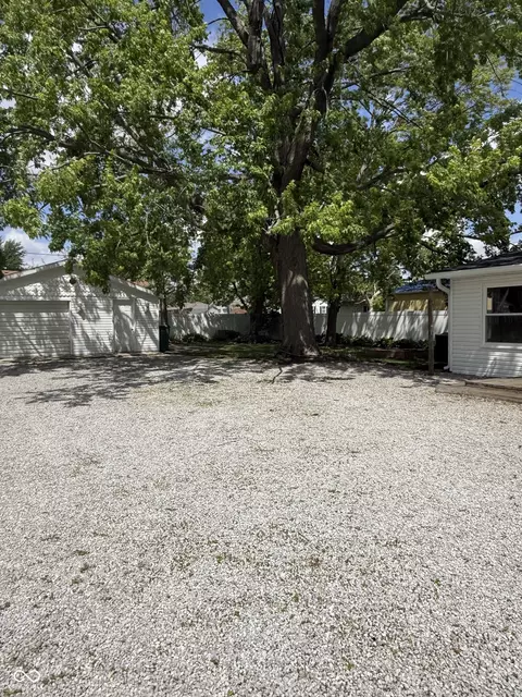Exterior - 806 E Hall St, Greentown, IN 46936 photo 7 of 16
