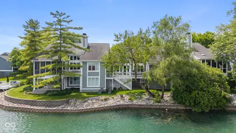 8103 Clearwater Pkwy, Indianapolis, IN 46240