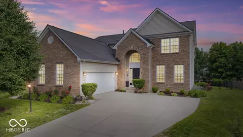 5830 W Glenview Dr, Mccordsville, IN 46055