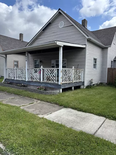 914 Elm St, Shelbyville, IN 46176