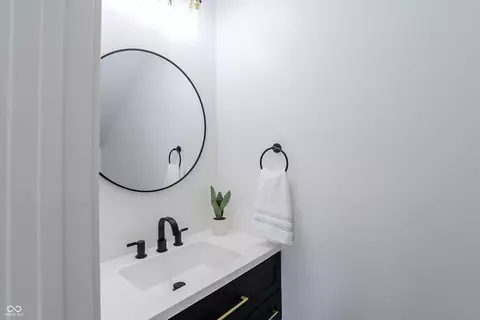 Bath - 2820 Macpherson Ave, Indianapolis, IN 46205 photo 3 of 3