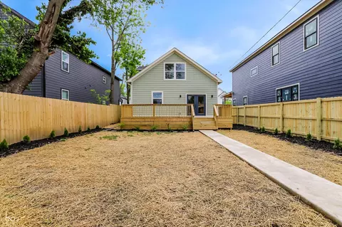 Exterior - 2820 Macpherson Ave, Indianapolis, IN 46205 photo 6 of 7