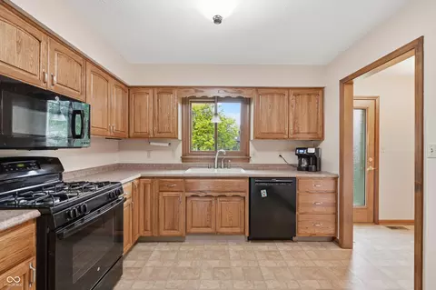 Kitchen - 848 Bennett Ct, Carmel, IN 46032 photo 1 of 3