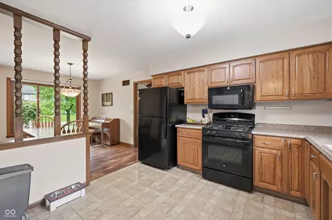 Kitchen - 848 Bennett Ct, Carmel, IN 46032 photo 3 of 3