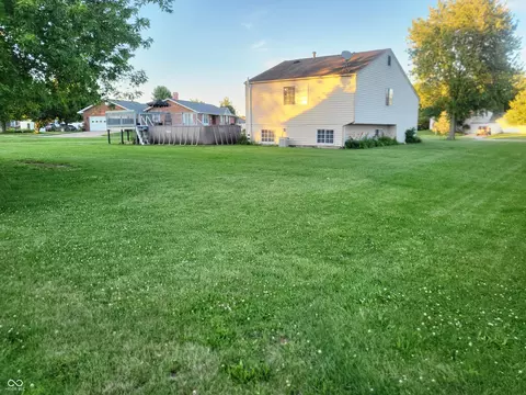 Exterior - 4734 Hackberry Dr, Columbus, IN 47201 photo 9 of 10