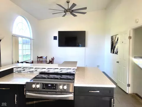 Kitchen - 4734 Hackberry Dr, Columbus, IN 47201 photo 3 of 3