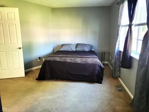 Bedroom - 4734 Hackberry Dr, Columbus, IN 47201 photo 2 of 4