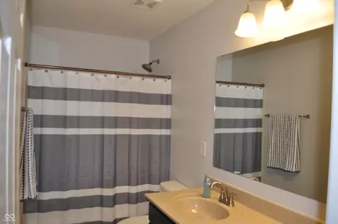 Bath - 2396 Boneset Dr, Plainfield, IN 46168 photo 1 of 4