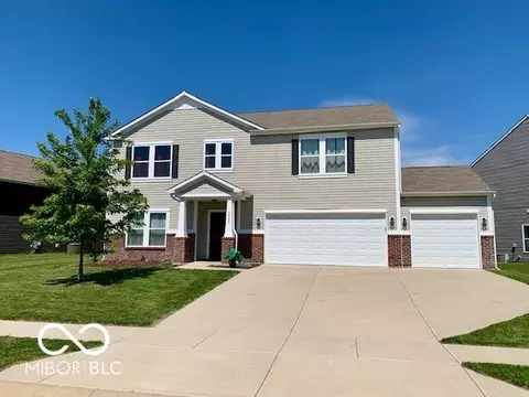 2066 Amur Ct, Columbus, IN 47201