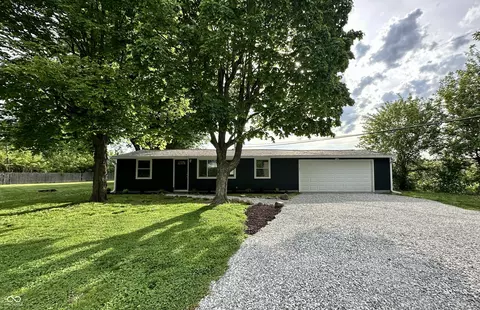 1074 Center St, Martinsville, IN 46151