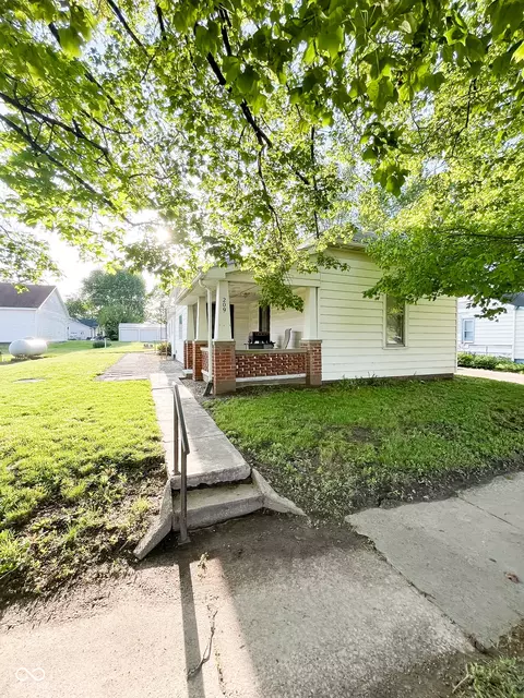 209 N Grant St, Cayuga, IN 47928