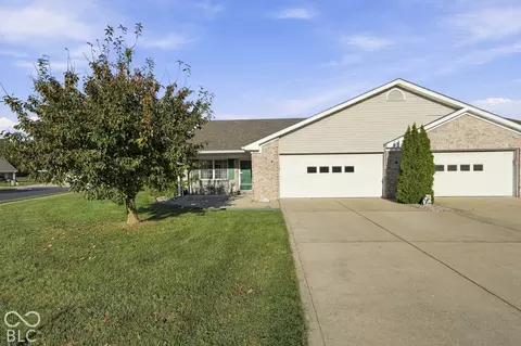 5650 Spring Mist Cir, Indianapolis, IN 46237