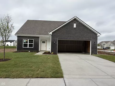 1611 Pebble Beach Dr, Pendleton, IN 46064