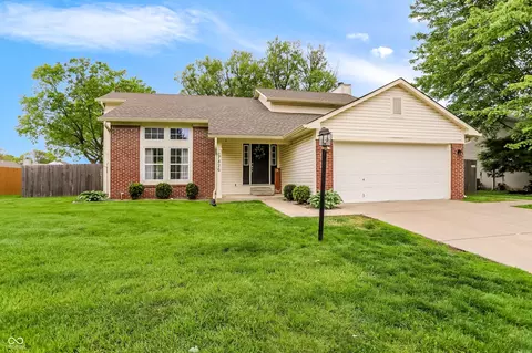 7826 Winding Creek Dr, Indianapolis, IN 46236