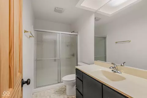 Bath - 4061 Shields Dr, Columbus, IN 47201 photo 1 of 2