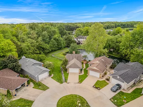 View/Area - 4061 Shields Dr, Columbus, IN 47201 photo 2 of 5
