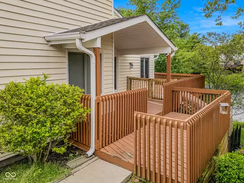 Exterior - 4061 Shields Dr, Columbus, IN 47201 photo 3 of 8