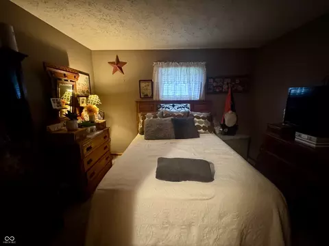 Bedroom - 1306 Liberty St, Covington, IN 47932 photo 1 of 4