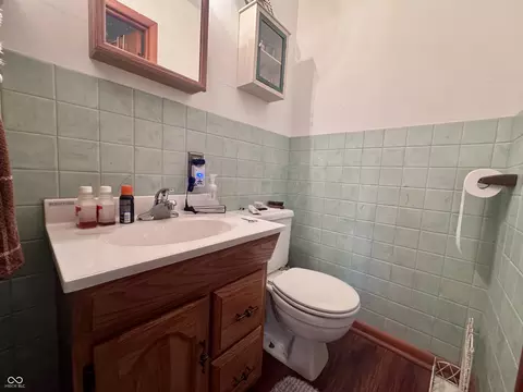 Bath - 1306 Liberty St, Covington, IN 47932 photo 3 of 3