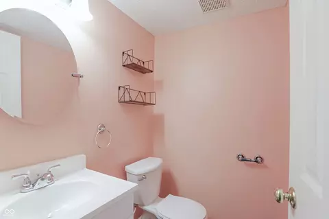 Bath - 2745 S Pine Meadows Dr, Bloomington, IN 47403 photo 2 of 3