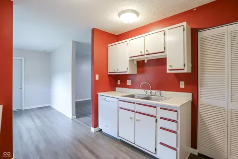 Kitchen - 2745 S Pine Meadows Dr, Bloomington, IN 47403 photo 3 of 4