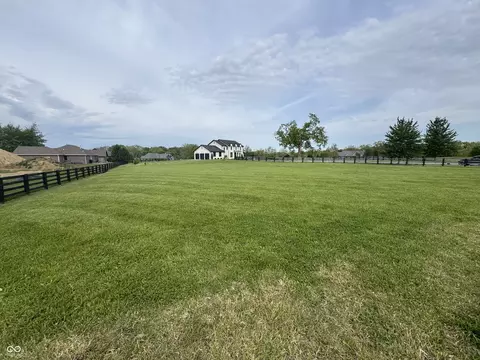 1075 E Greyhawk Ln, Greensburg, IN 47240