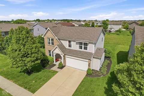 8701 N Dresden Dr, Mccordsville, IN 46055