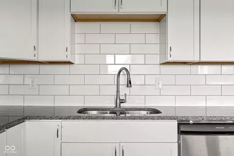 Kitchen - 8233 E Thompson Rd, Indianapolis, IN 46239 photo 6 of 6