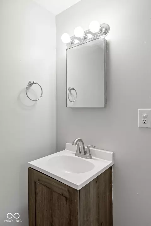 Bath - 8233 E Thompson Rd, Indianapolis, IN 46239 photo 2 of 4