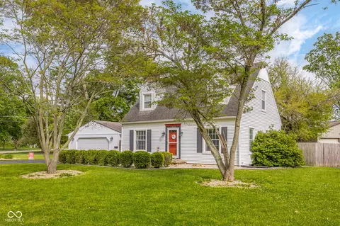 1301 Laurel Dr, Columbus, IN 47203